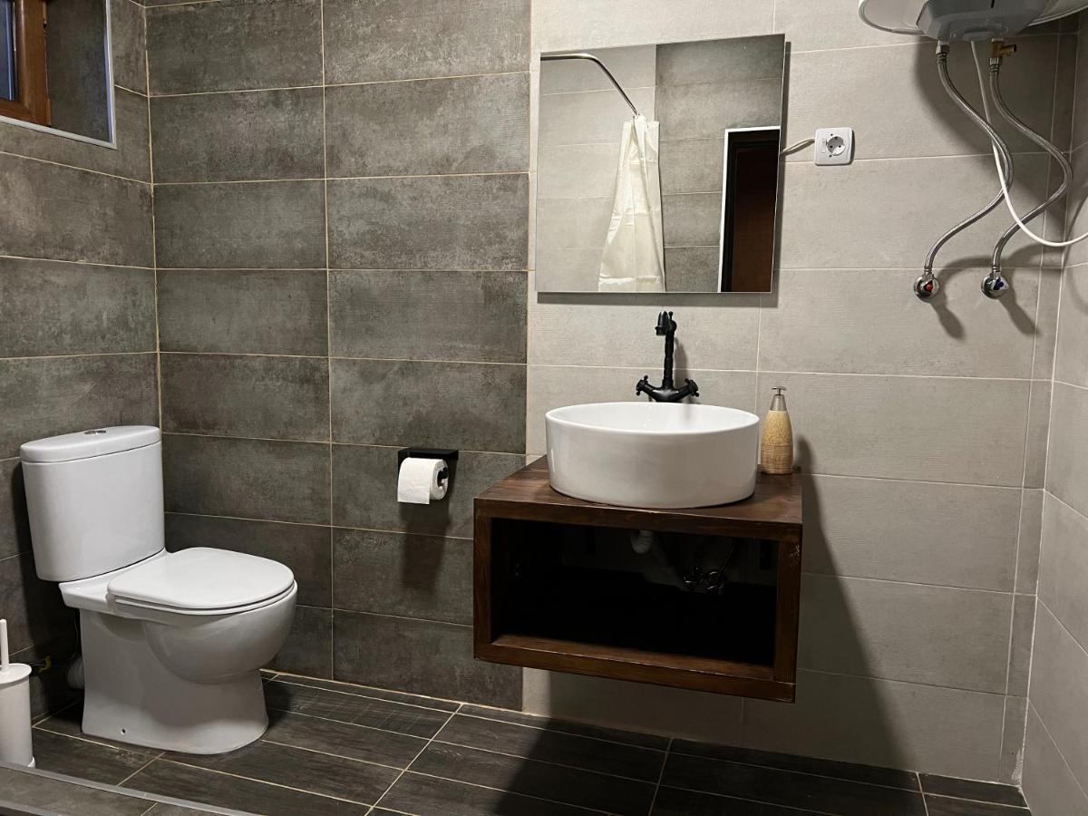 Hotel Eden Местия Екстериор снимка