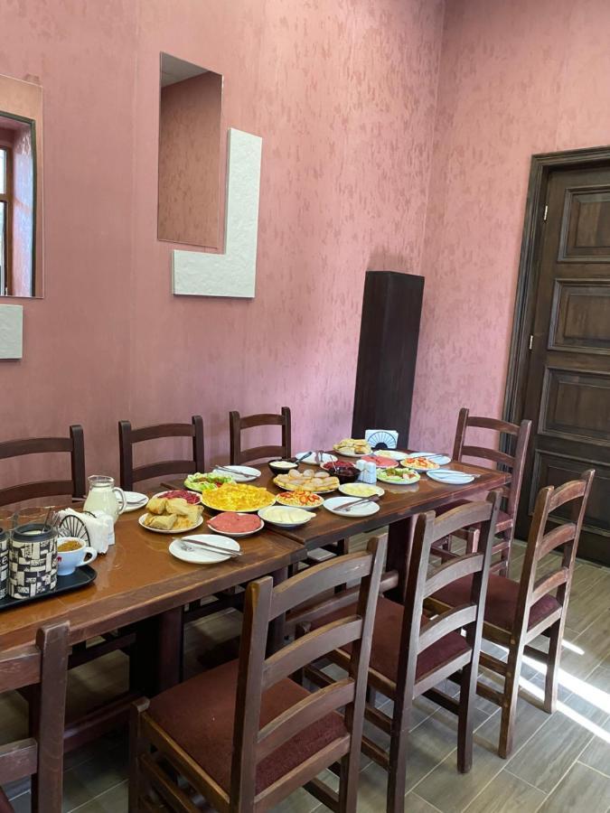 Hotel Eden Местия Екстериор снимка