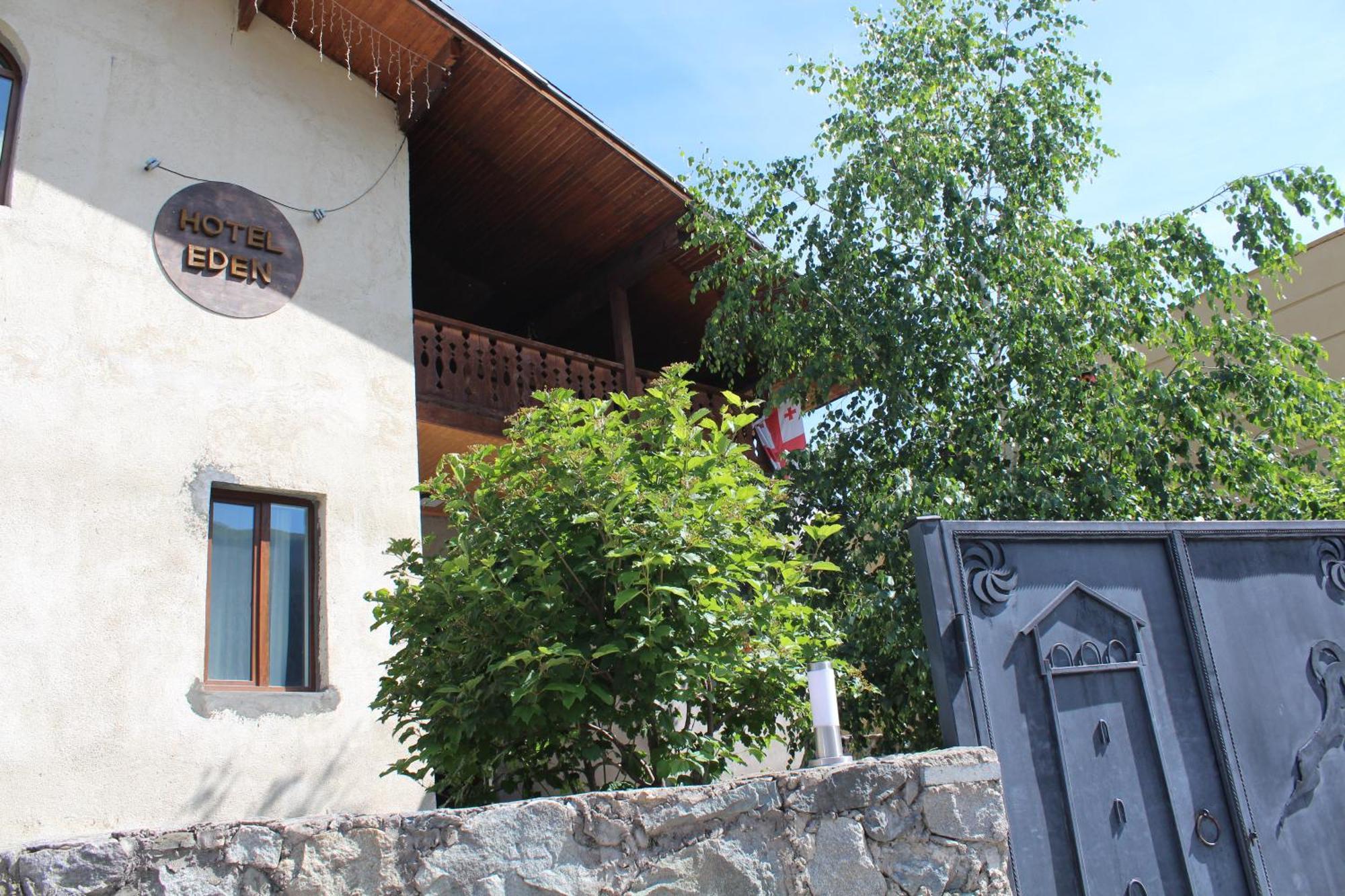 Hotel Eden Местия Екстериор снимка