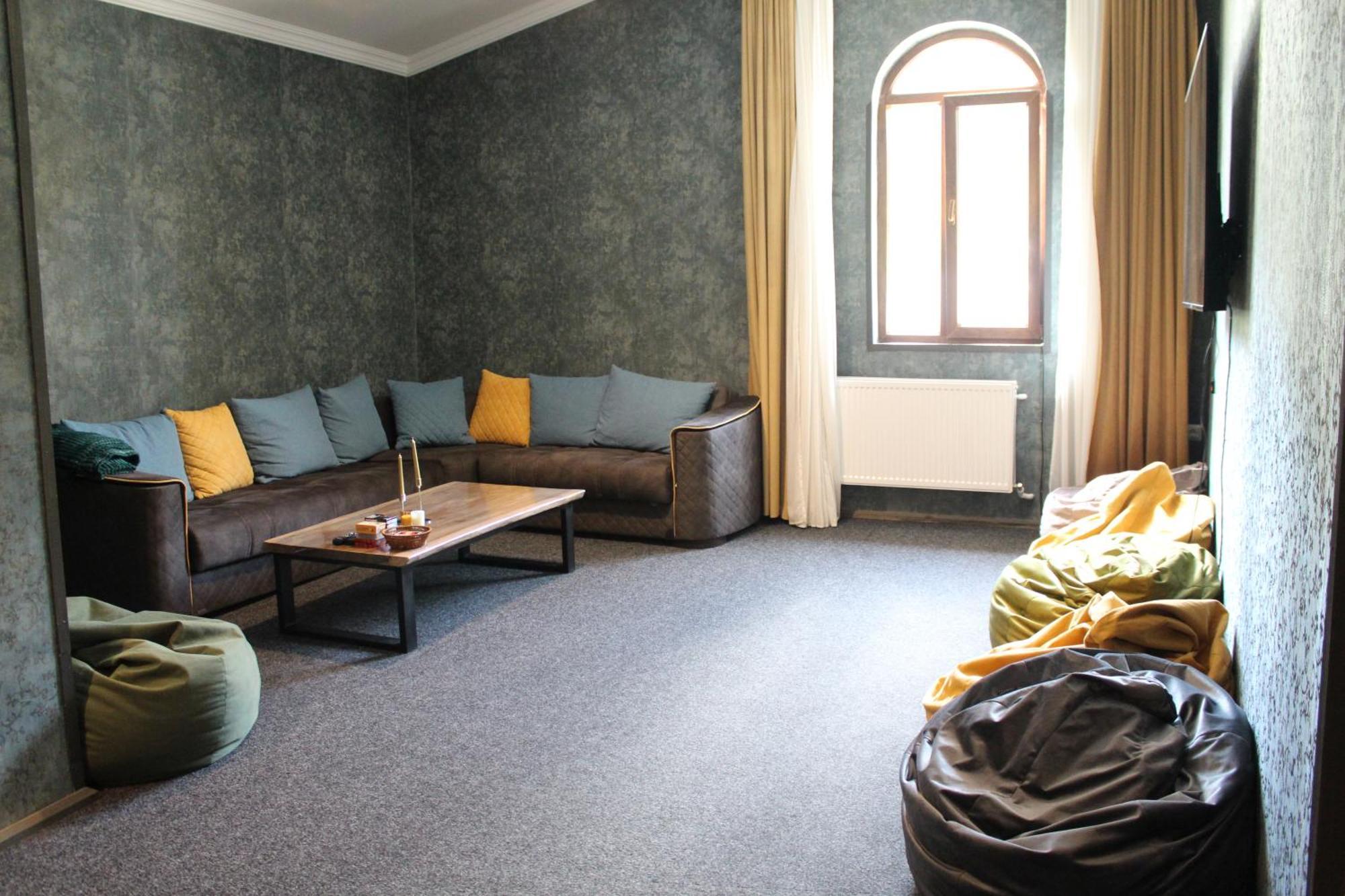 Hotel Eden Местия Екстериор снимка